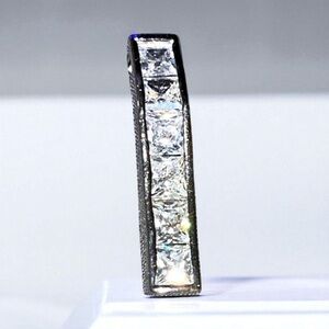 Stunning 925 Silver and Zircon Pendant